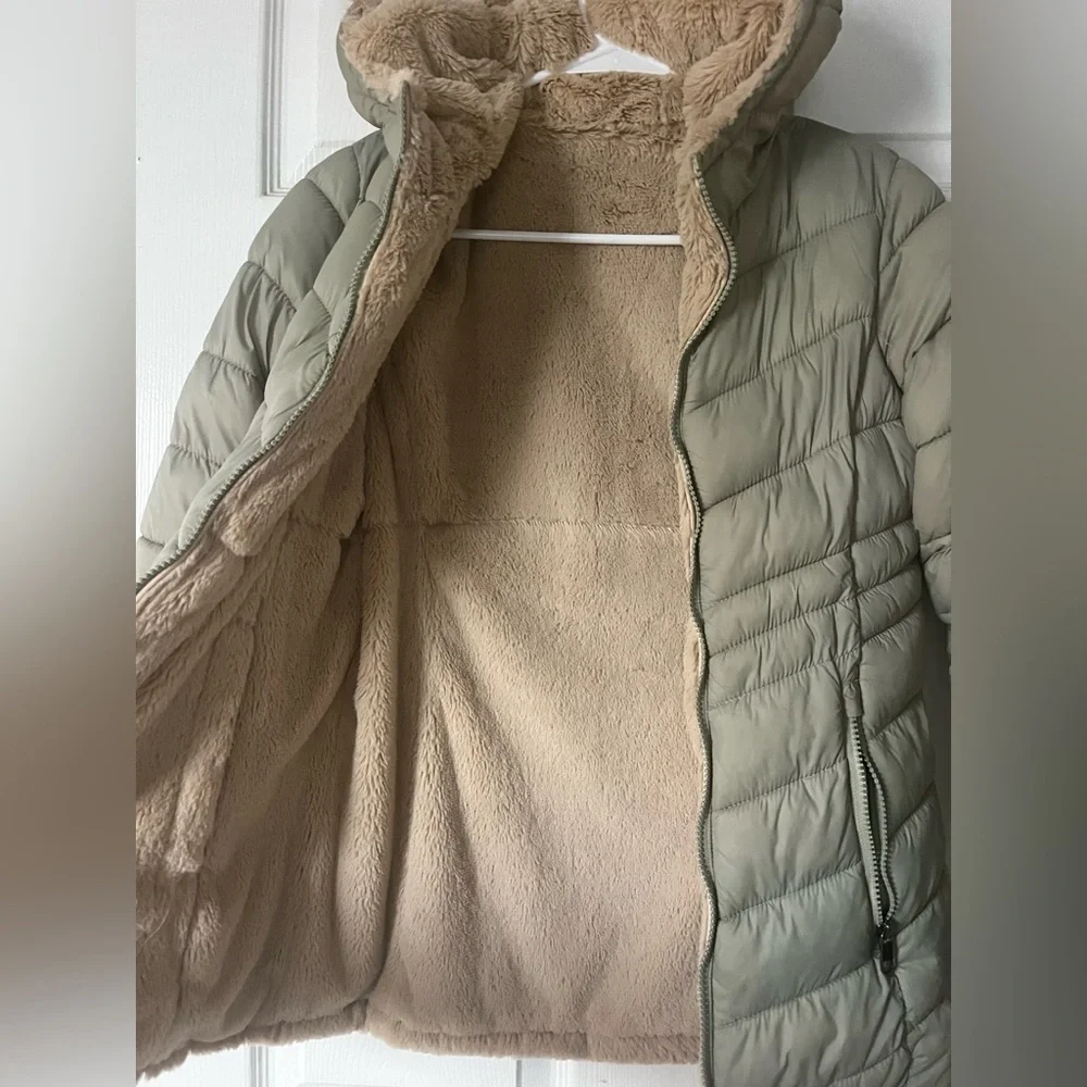 Olive Green Reservable Puffer Jacket with Faux Fur Lining girls size 7/8